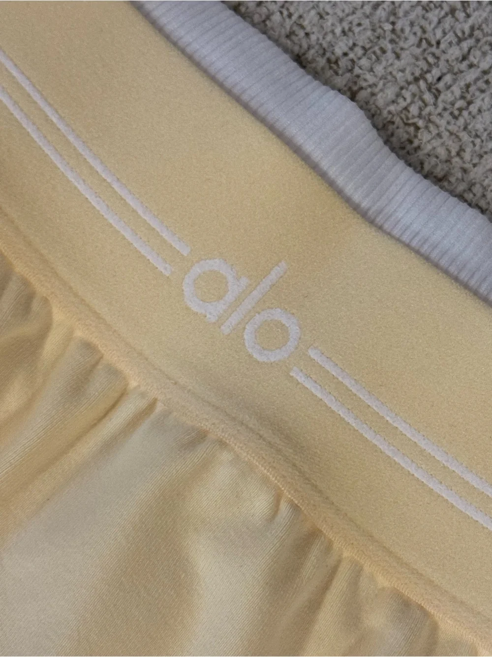 ALO Yoga line mini